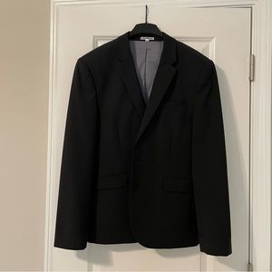 Express Innovator suit. Black. Size medium.